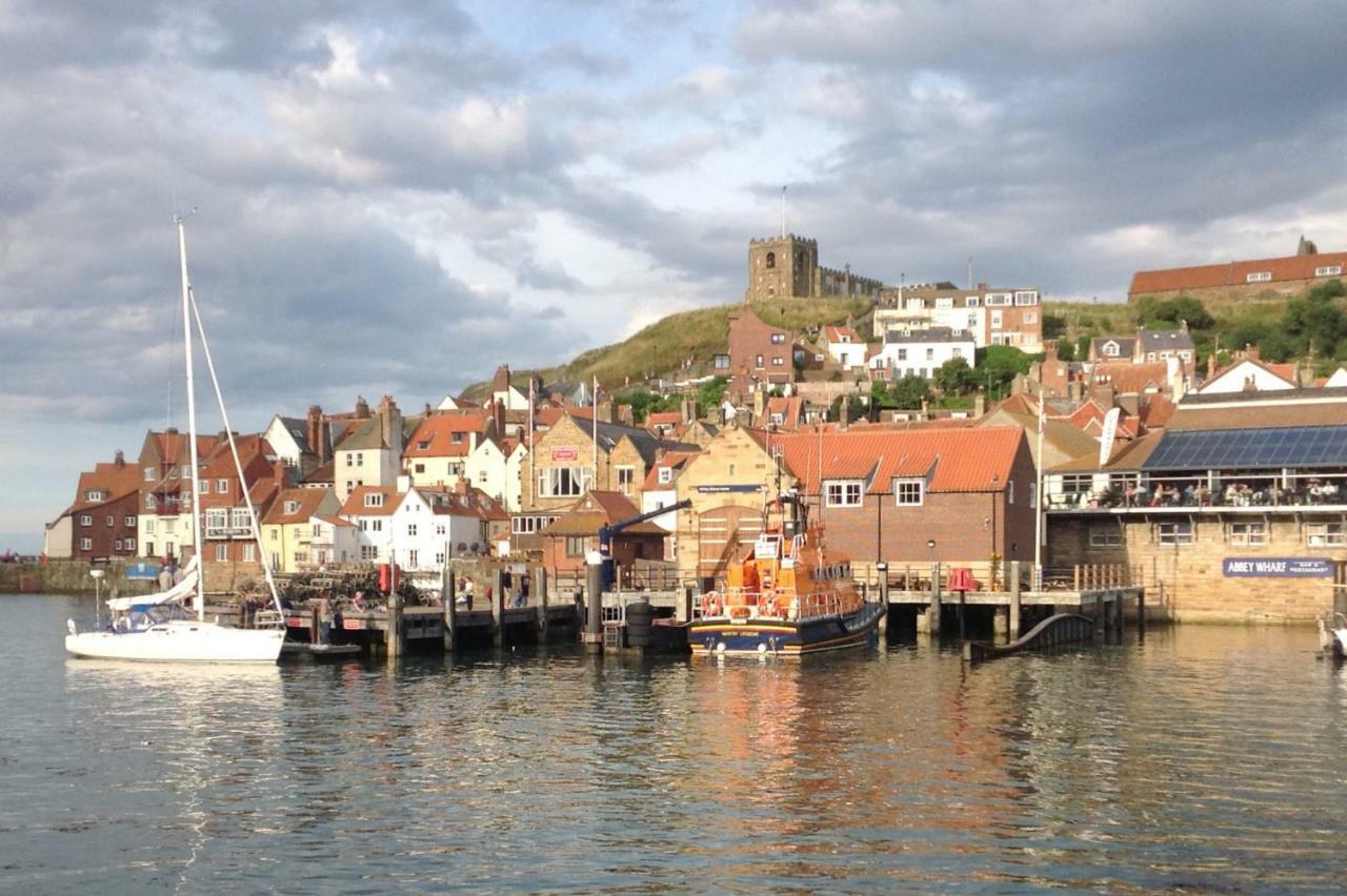See Glympse Whitby Buitenkant foto